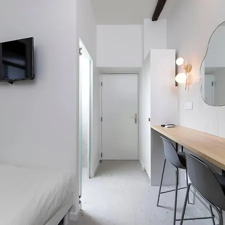 Unique Old Town Designer *